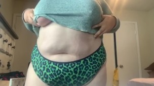 Real White girls fat ass twerking 