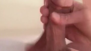 Fapping in the bathtub