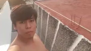 chico se masturba en la azotea de los departamentos