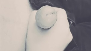 masturbándose lentamente 