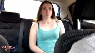 I paid my taxi trip flashing my boobs and touching myself