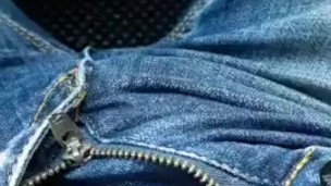 Horny milf masturbates in her car right on the street