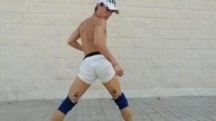 Twerking hot @toniking_official 