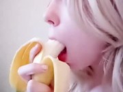 Compilation 18 year old teen sucks a banana, imagining that it is a dick 16/16