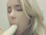 Compilation 18 year old teen sucks a banana, imagining that it is a dick 9/16
