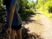 Spiele ein Strip Würfelspiel im Wald 3/16