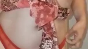 Jugando con mis tetas