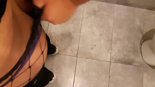 touching my ass - tocando mi culo