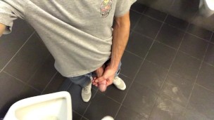 Jerking Public Wc