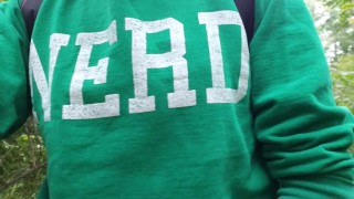 Prática de mijo de poder público