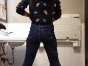 Tinder Date Pizza Place Piss 14/16