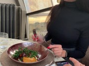 Публичная маструбация с Ловенс Луш в такси и в ресторане 16/16