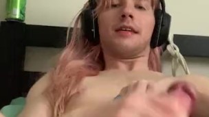 Slutty girl masturbates on camera 