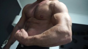 Bodybuilder Sexy Muscle Flexing Muscle God