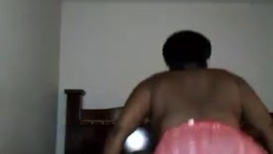Ebony shaking that big ass