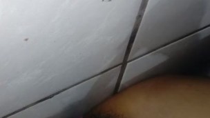 Me masturbo en la sala