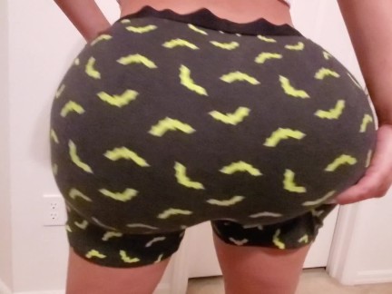 A Pawg With Big Tits Begs For Cock Before Bed
