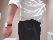 オナニー 公衆トイレ プリケツ 射精 1/16