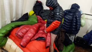 CUMSHOT IN NYLON CITY