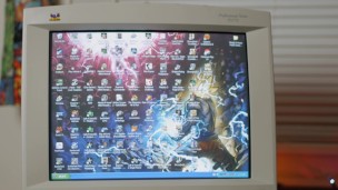 The ULTIMATE Trashy Early 2000s Gaming PC! Windows XP Gaming in 2018