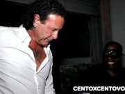 Trombata da un nero e da un manipolo di sconosciuti fans cxc 2/16