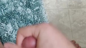 I had to edge myself for so long for this cumshot please enjoy!