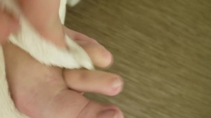 CLEANING MY DIRTY FEET :) 