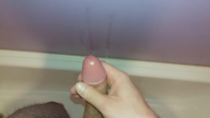 Набрызгал член смазкой, возбудился и кончил - Sprayed cock with grease, exc