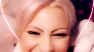 SNAPCHAT Abbystars tastes her sweet juice 