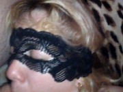 Горячая полная мамка сосет необрезанный член 10/16