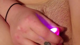 Amateur girl fucking herself