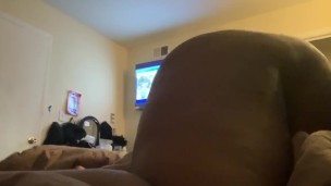 Thick bbw shaking her ass while her parents is gone !