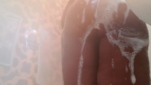 Washing my pussy