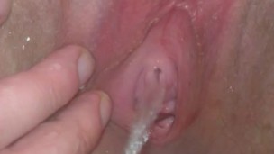 Loose pussy pissing on my boyfriend in shower