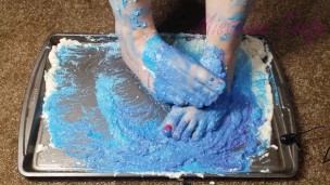 Mistress Toefu Wet and Messy Feet (ASMR)