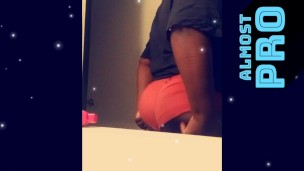 Having some fun shakkng my ass ( Slow Motion )