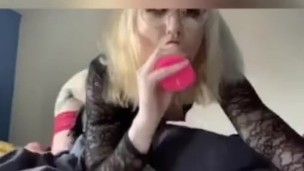Teen sucks dick before sex 