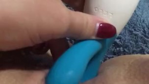 Massive gushing squirt with vibrator soaks bed