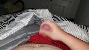 jerking off and cumming while talking to boyfriend on discord!!