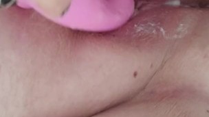 BBW CREAMS ON VIBRATOR