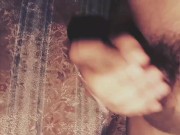 Chachondo se masturba y se corre rico 