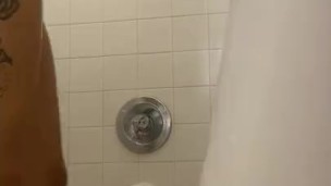 CUM JOIN ME ! I need SUMONE TO WASH THE KITTY!!