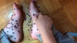 HOT WAX ON CUTE FEET