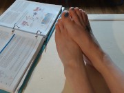 painting toes