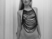 Babe dancing hot tease - Screenshot 6 of 16 - Tease