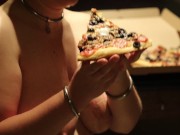 Delivery person gets a special tip 16/16