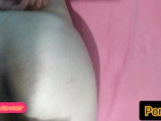 Gostosa branquinha amarrada mostrando o cuzinho com a bucetinha molhadinha 15/16