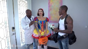 Trickery - Ivy Lebelle Double Penetrated By Two Black Dudes
