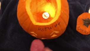 Giving A Facial To My Cumslut Hotwife Jill O’Lantern #Halloween2019