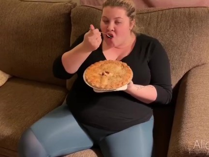 SHOVING PIE DOWN INTO MY HUGE HUNGRY STOMACH